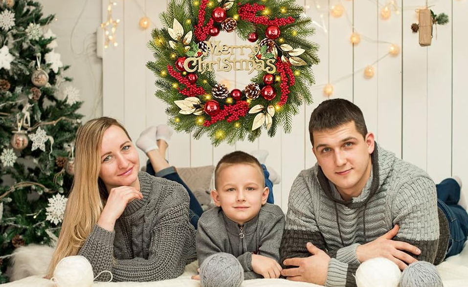 Noel's Embrace Wreath